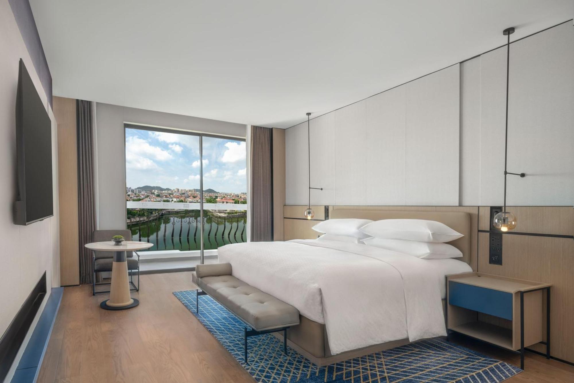 Four Points By Sheraton Yangjiang City Center Екстер'єр фото