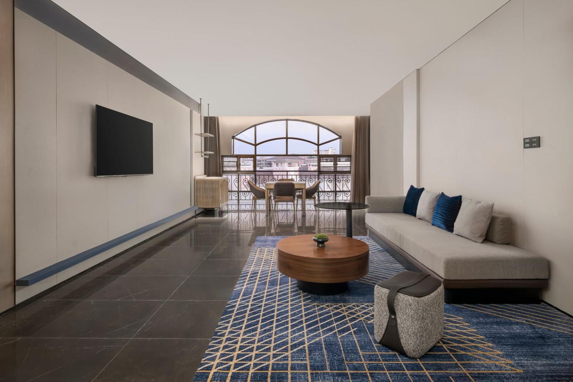 Four Points By Sheraton Yangjiang City Center Екстер'єр фото