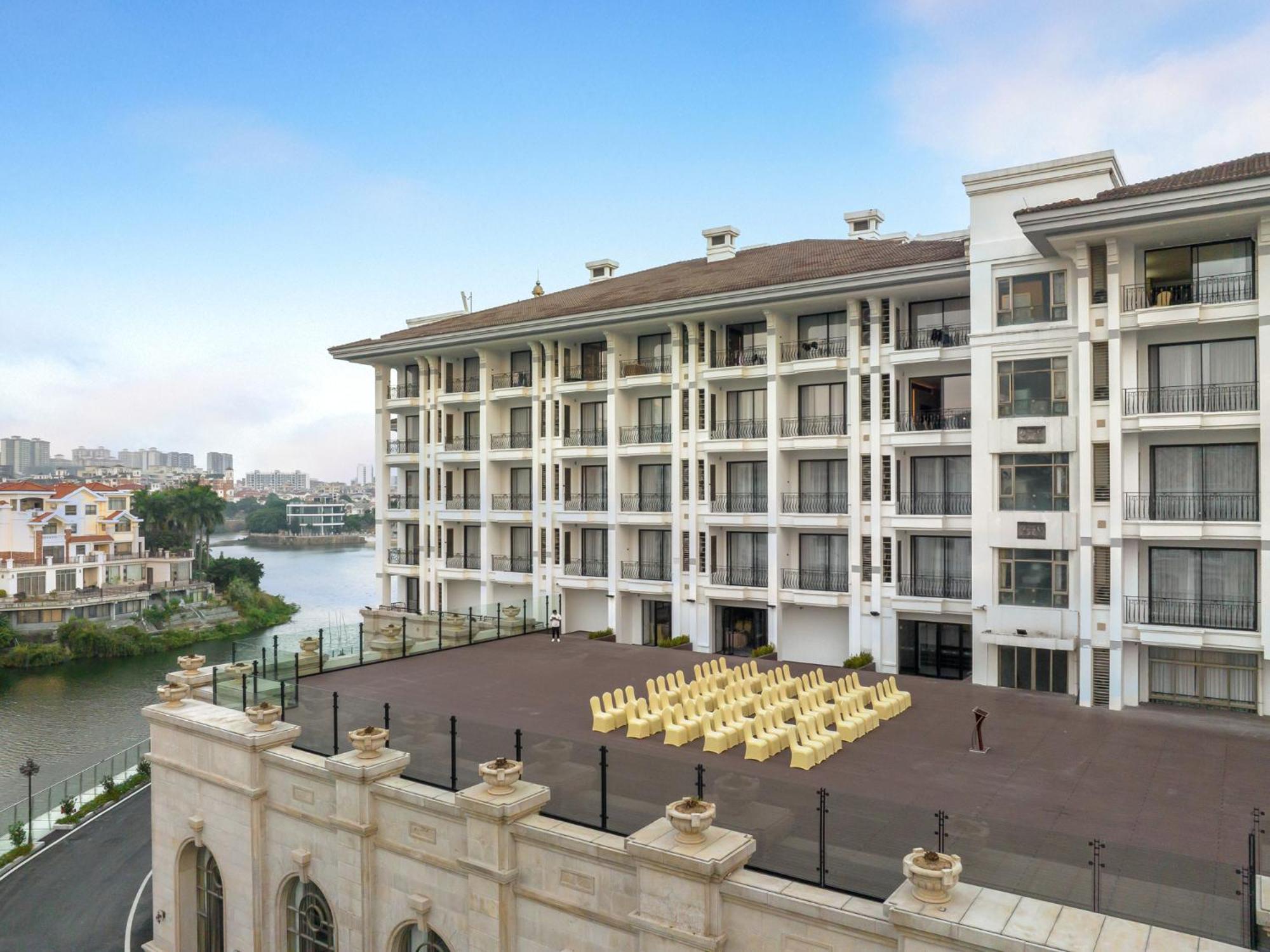 Four Points By Sheraton Yangjiang City Center Екстер'єр фото