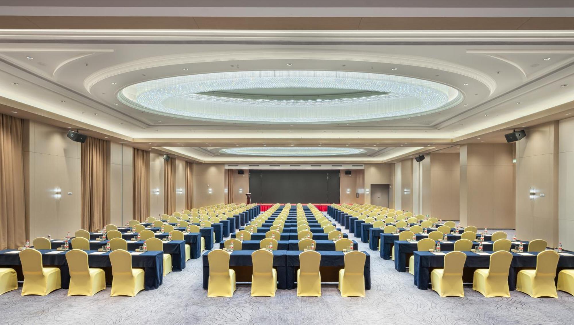 Four Points By Sheraton Yangjiang City Center Екстер'єр фото