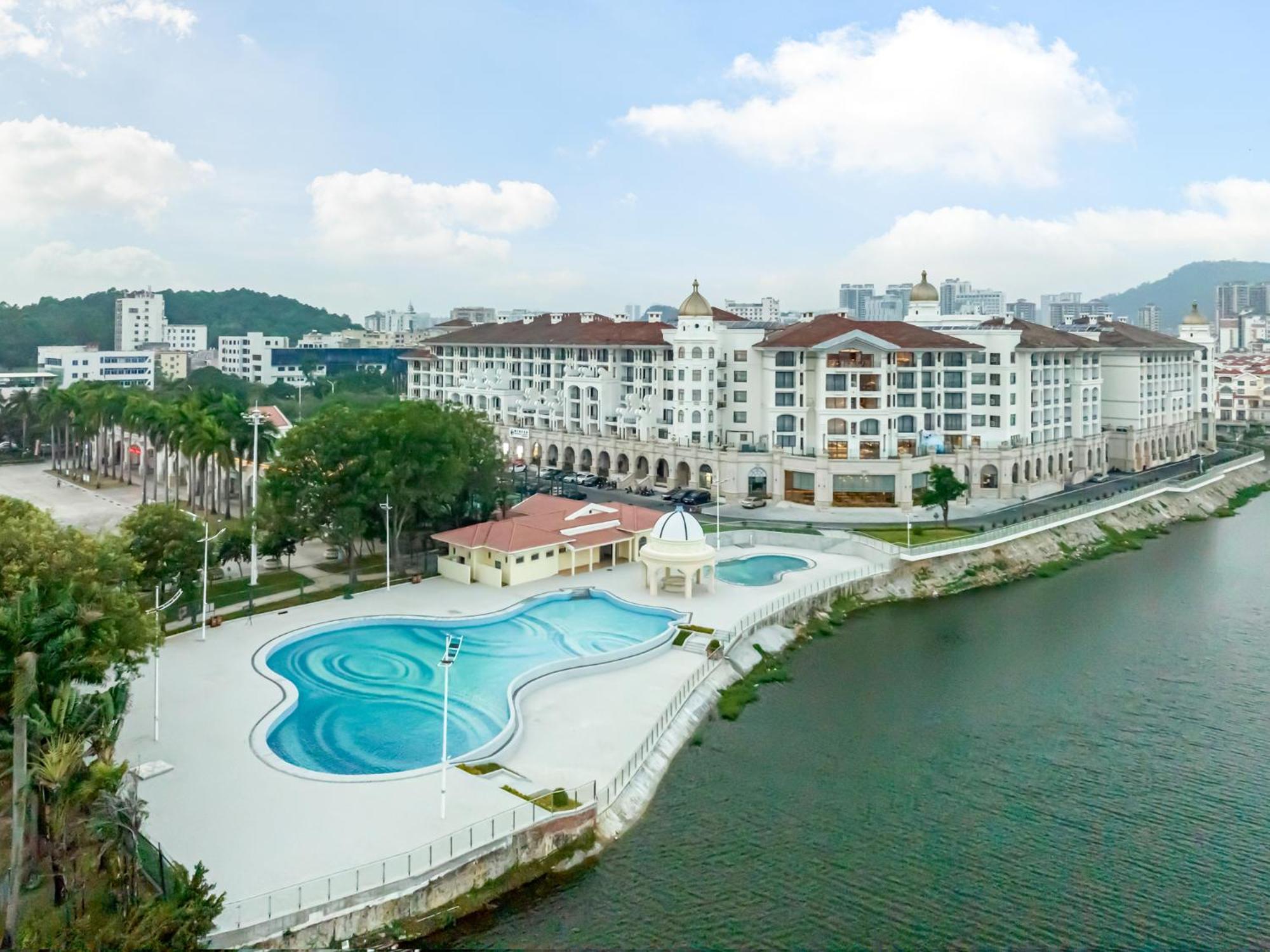 Four Points By Sheraton Yangjiang City Center Екстер'єр фото