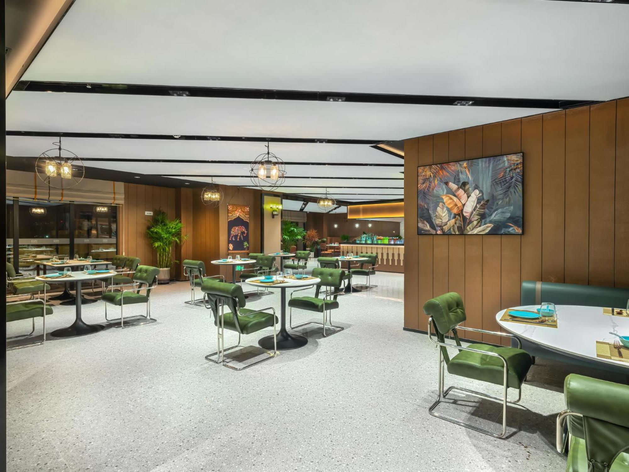 Four Points By Sheraton Yangjiang City Center Екстер'єр фото